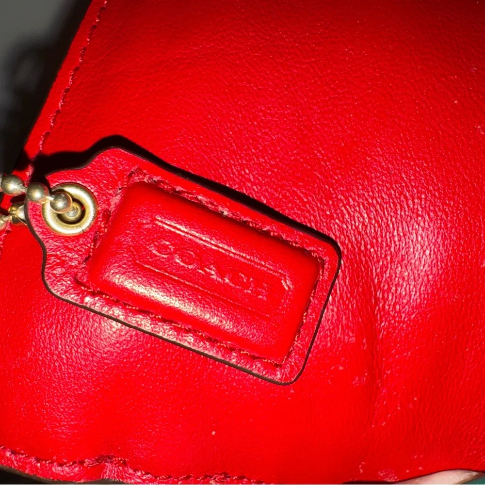 Coach Vibrant Red Leather Envelope Clutch NWT. Vintage but never used - Picture 3 of 6